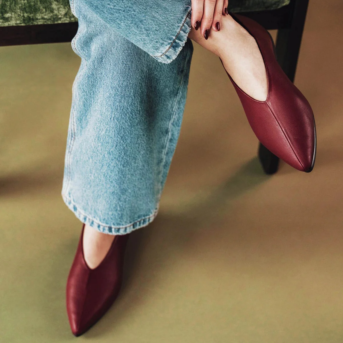 The Atelier Flat Resort Red - Image 2