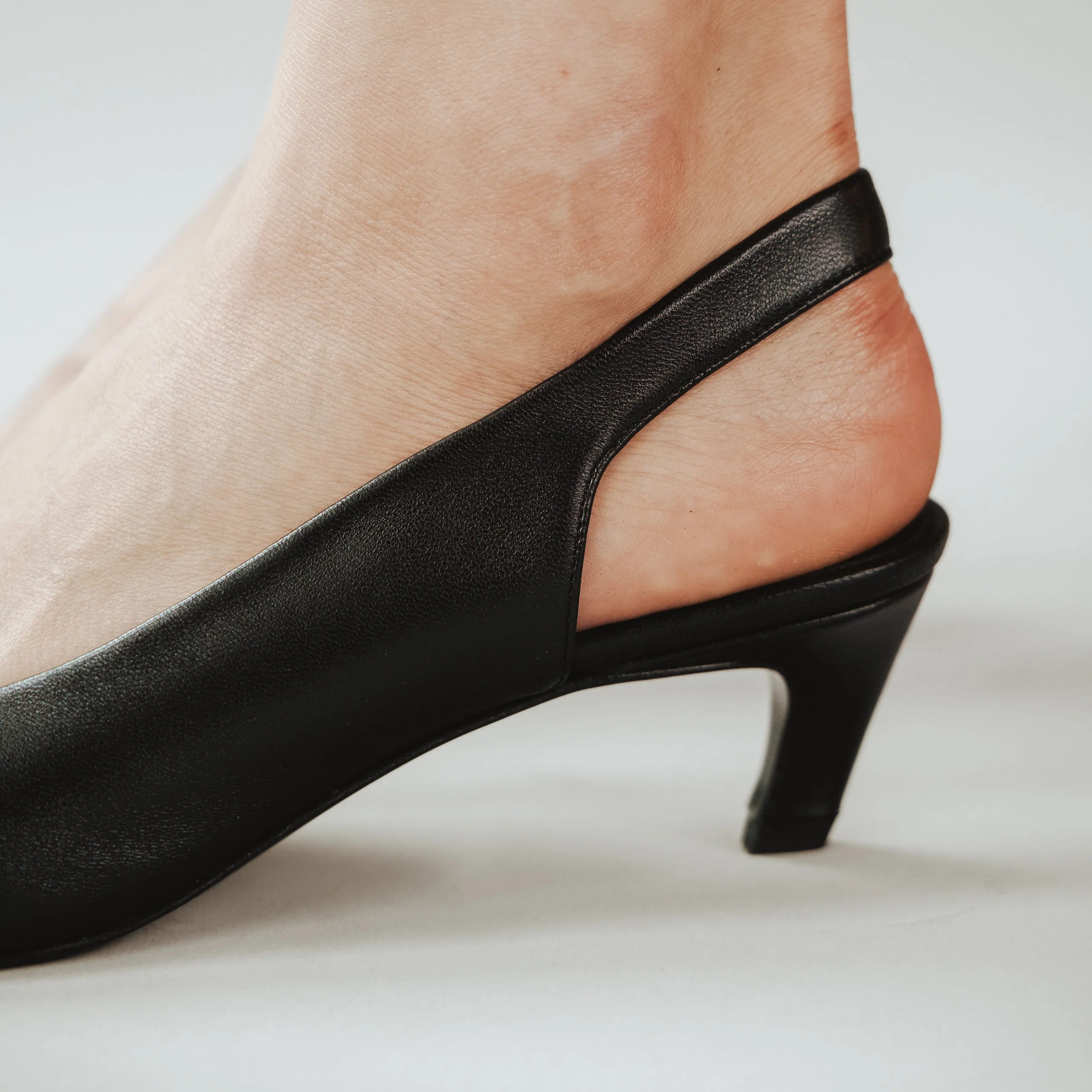The Claire Slingback Black - Image 3