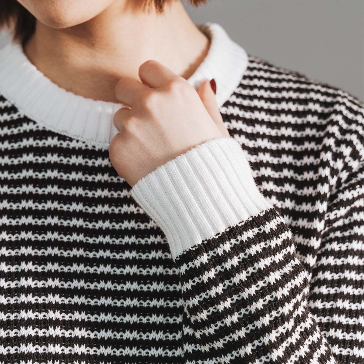 The Core Crewneck Black Stripe - Image 3