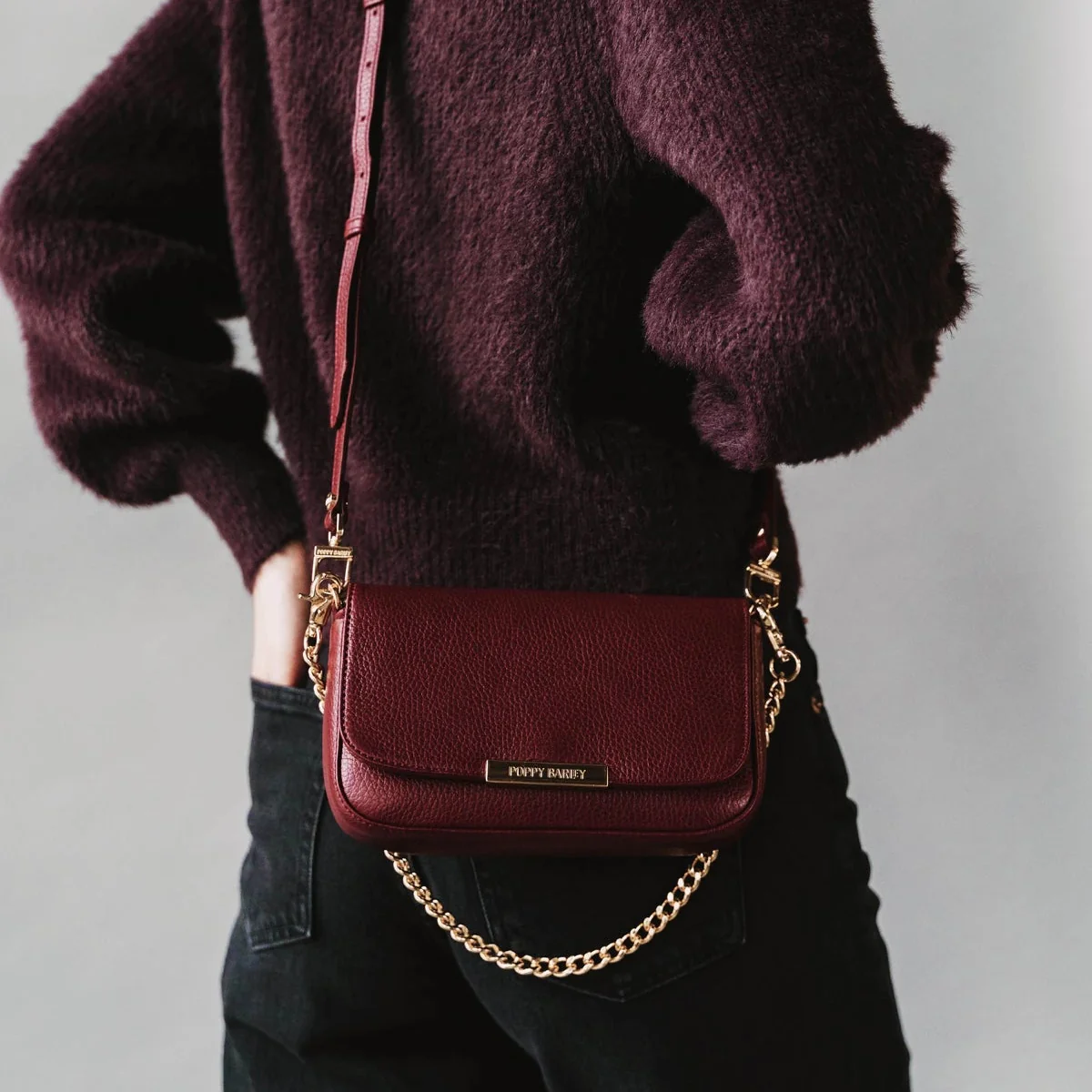 The Day To Night Bag Resort Red - Image 3