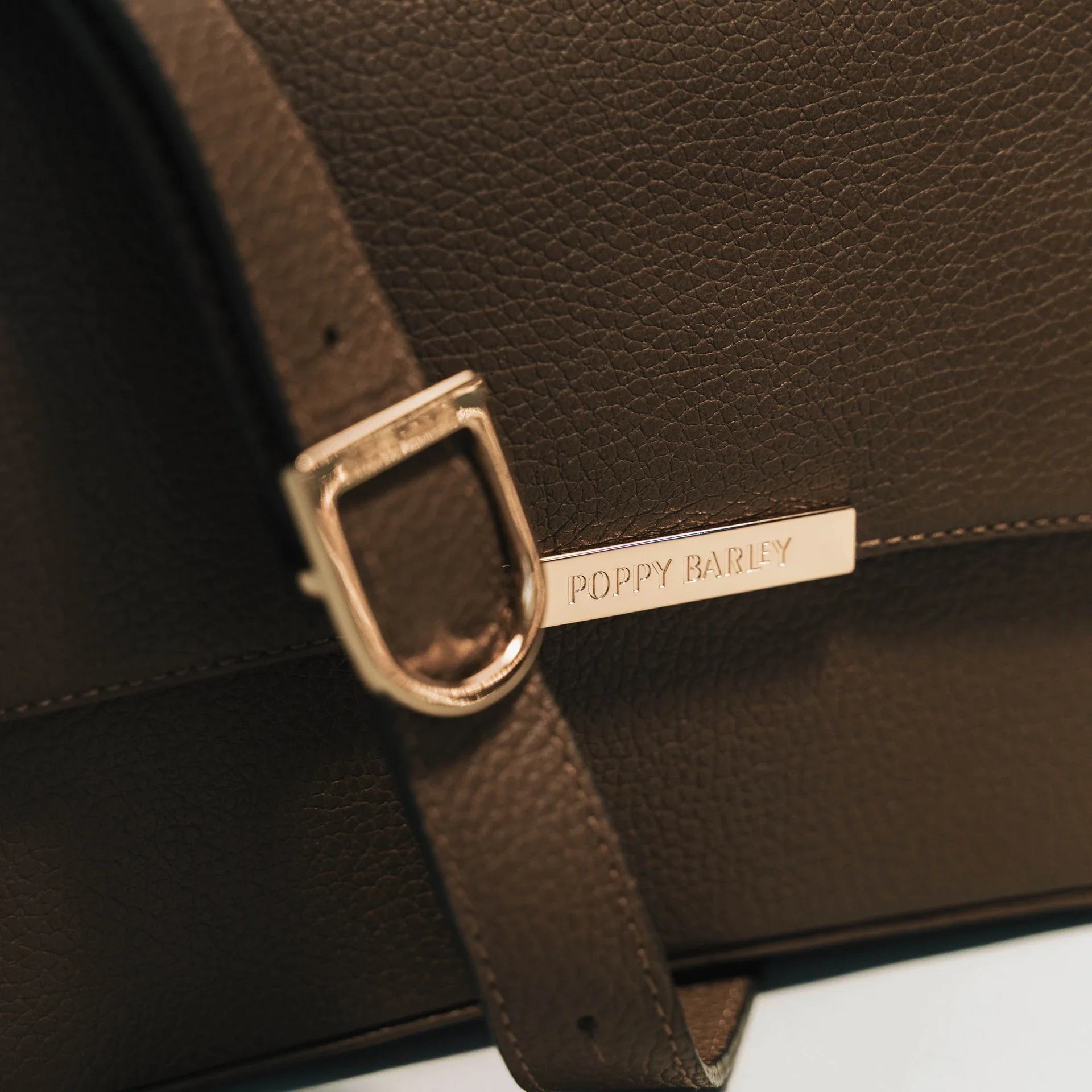 The High Line Shoulder Bag Tapenade - Image 3