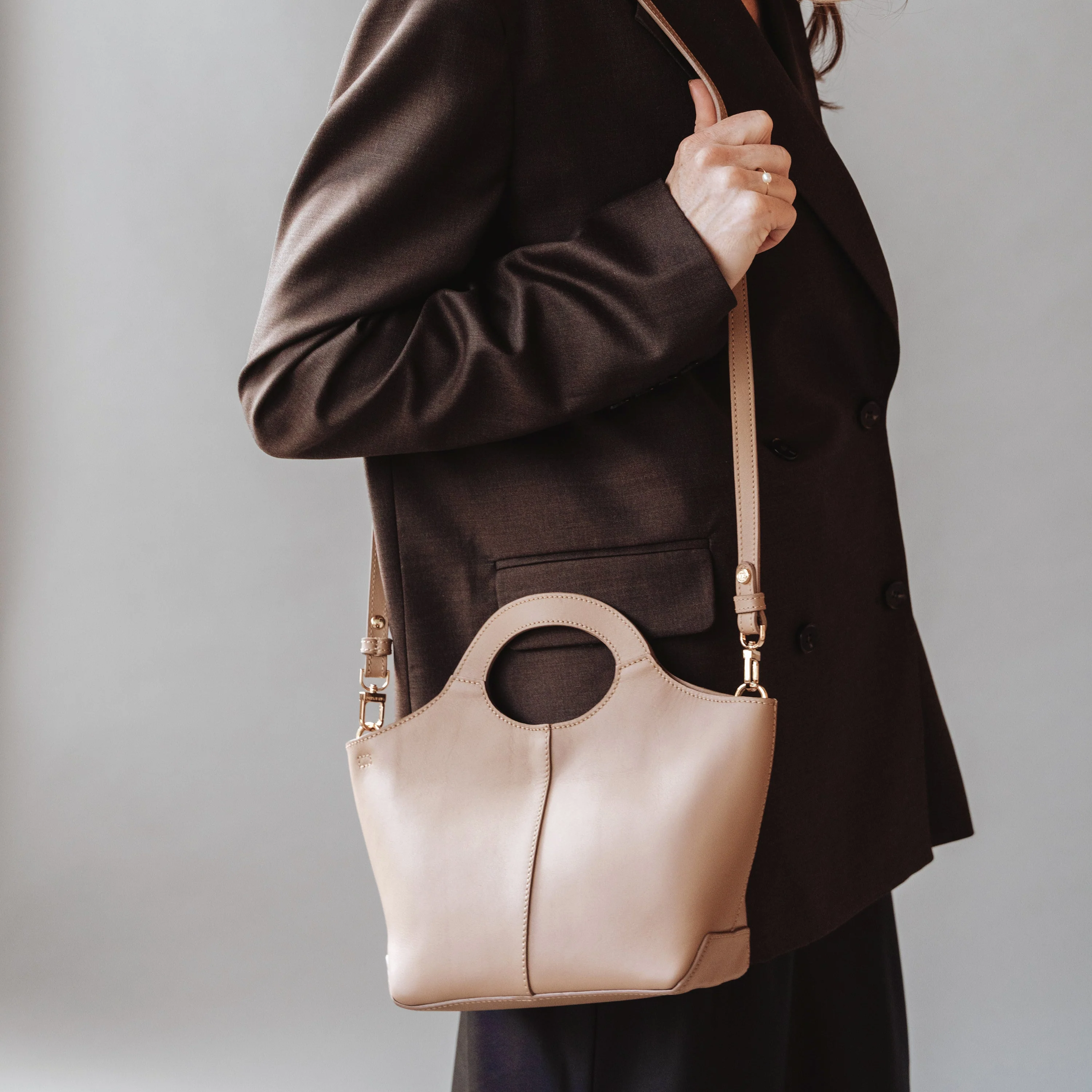 The Lisboa Mini Tote Biscotti - Image 4