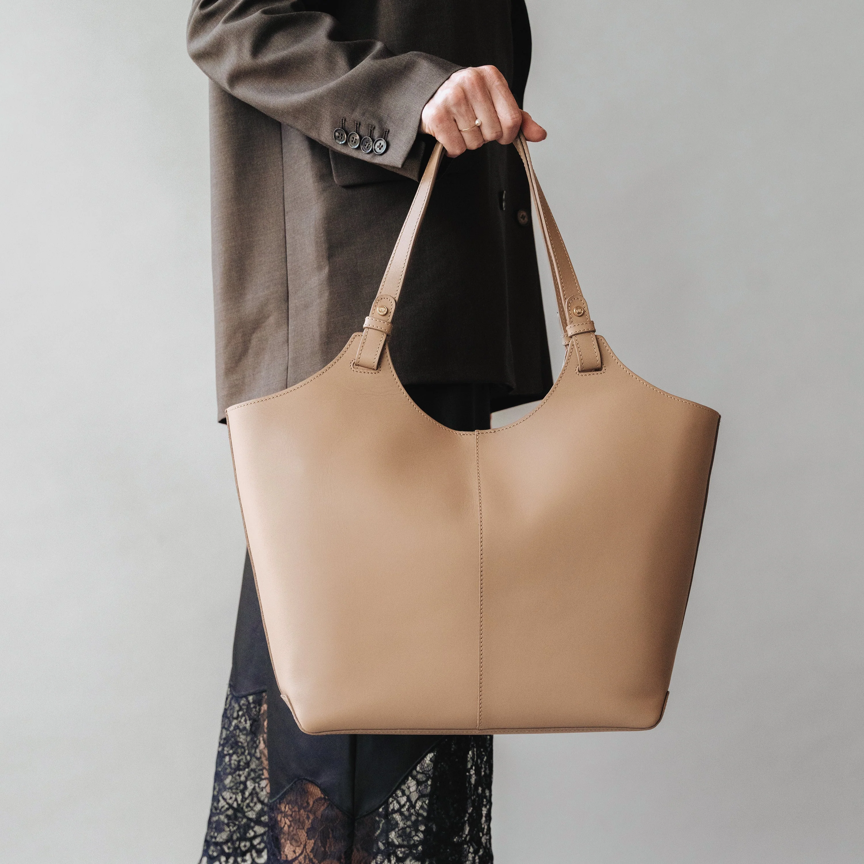 The Lisboa Tote + Laptop Sleeve Set Biscotti - Image 4
