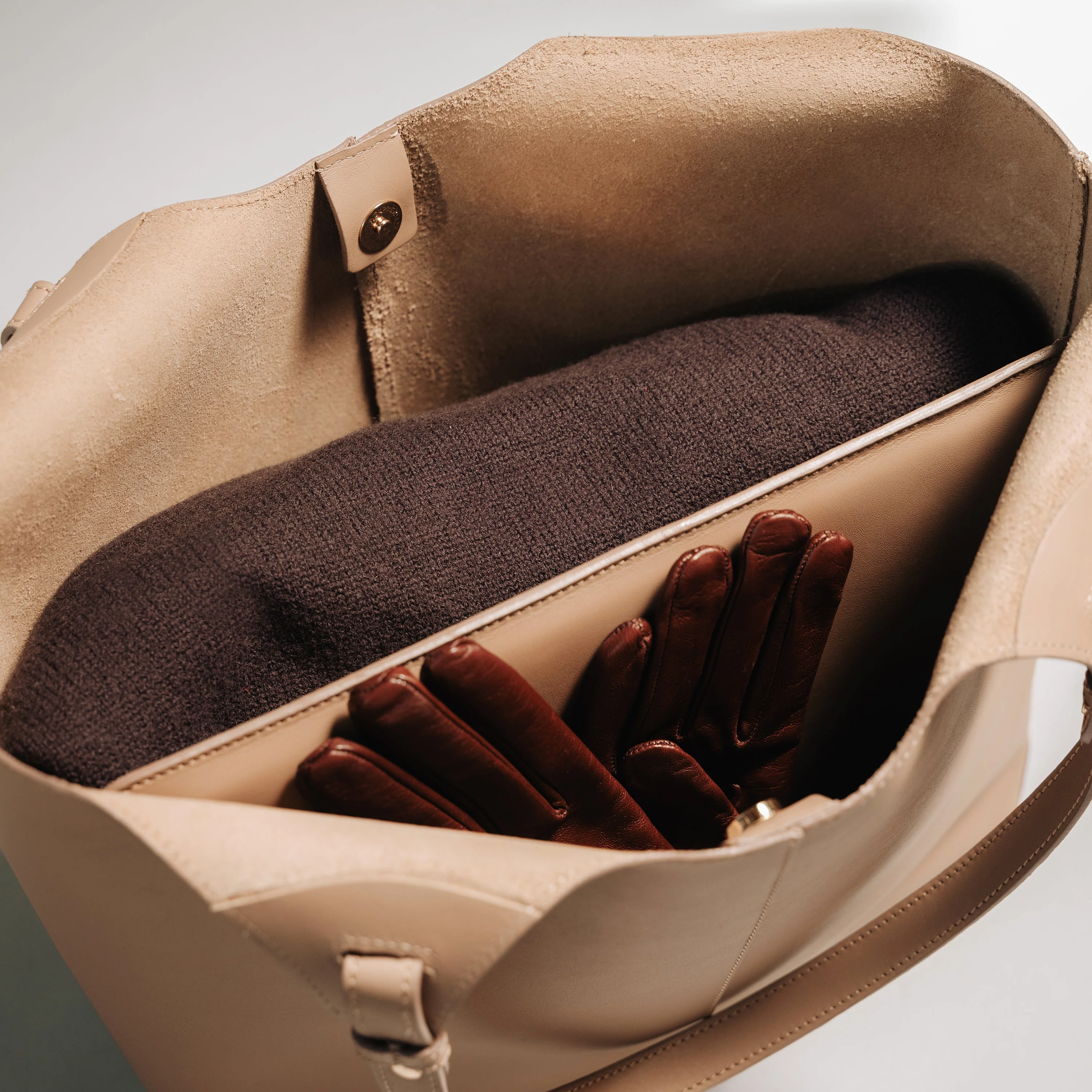 The Lisboa Tote + Laptop Sleeve Set Biscotti - Image 5
