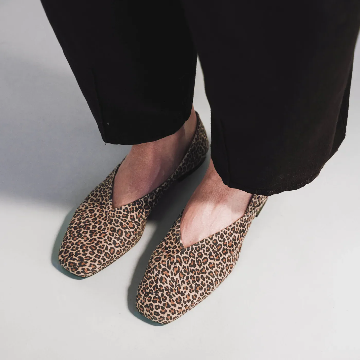 The Marché Flat Micro Leopard - Image 2