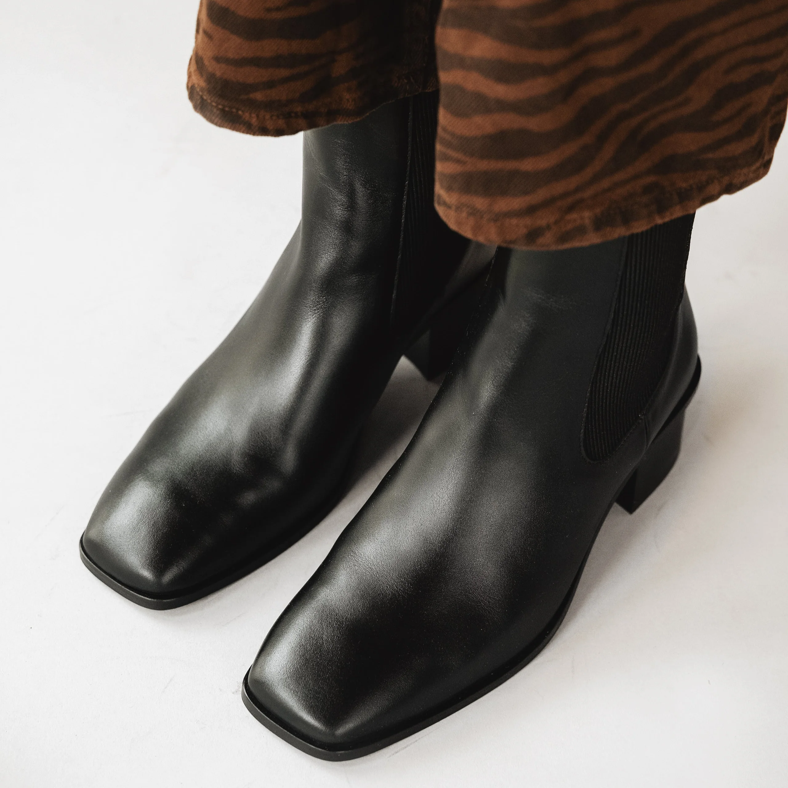 The Quinn Chelsea Boot Black - Image 3