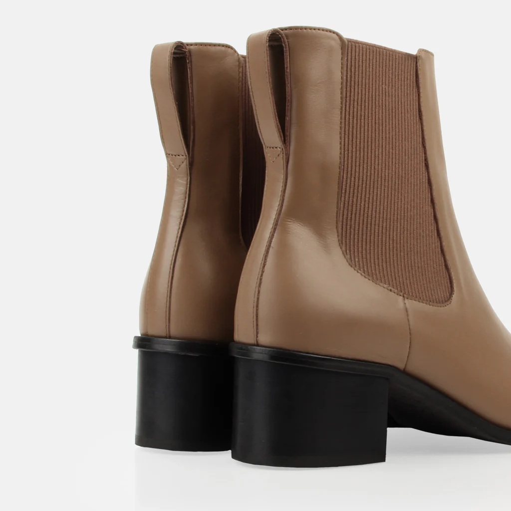 The Quinn Chelsea Boot Tundra Taupe - Image 4