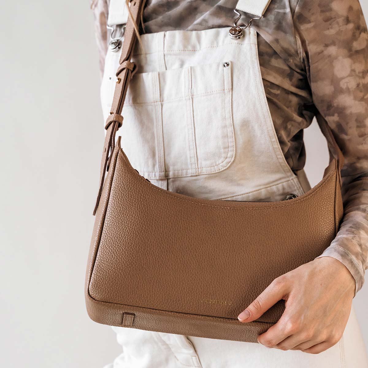 The Tres Chic Bag Biscotti Pebble - Image 4